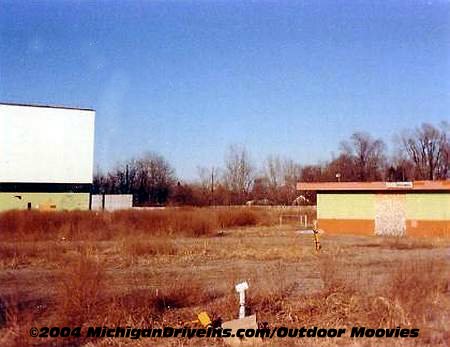 Starlite Drive-In Theatre - Starlite Screen 1987 Courtesy Outdoor Moovies (newer photo)